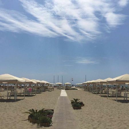 Hotel Ambasciatori Marina di Pietrasanta Εξωτερικό φωτογραφία
