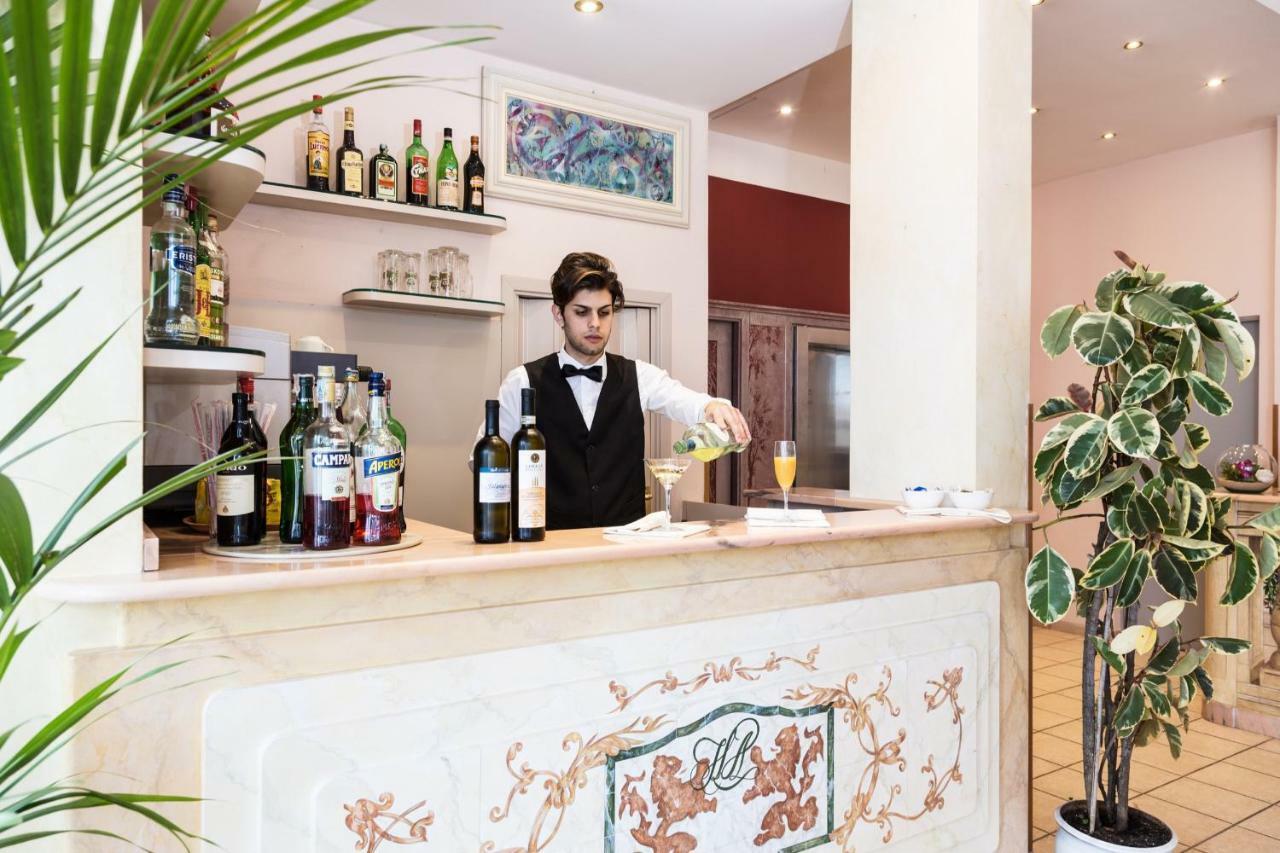 Hotel Ambasciatori Marina di Pietrasanta Εξωτερικό φωτογραφία
