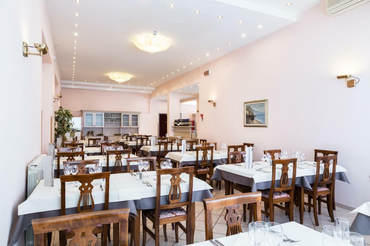 Hotel Ambasciatori Marina di Pietrasanta Εξωτερικό φωτογραφία